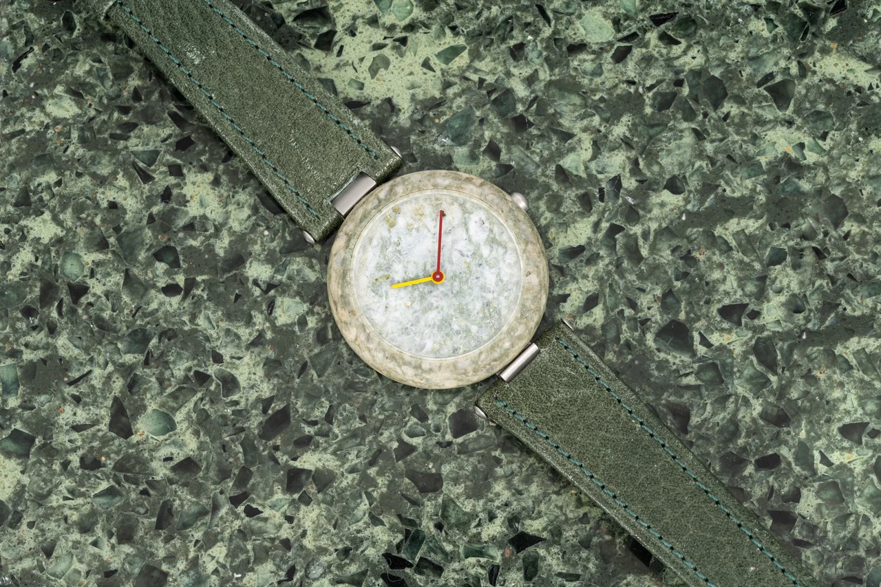 Tissot Rockwatch 40991099 33 mm kol saati