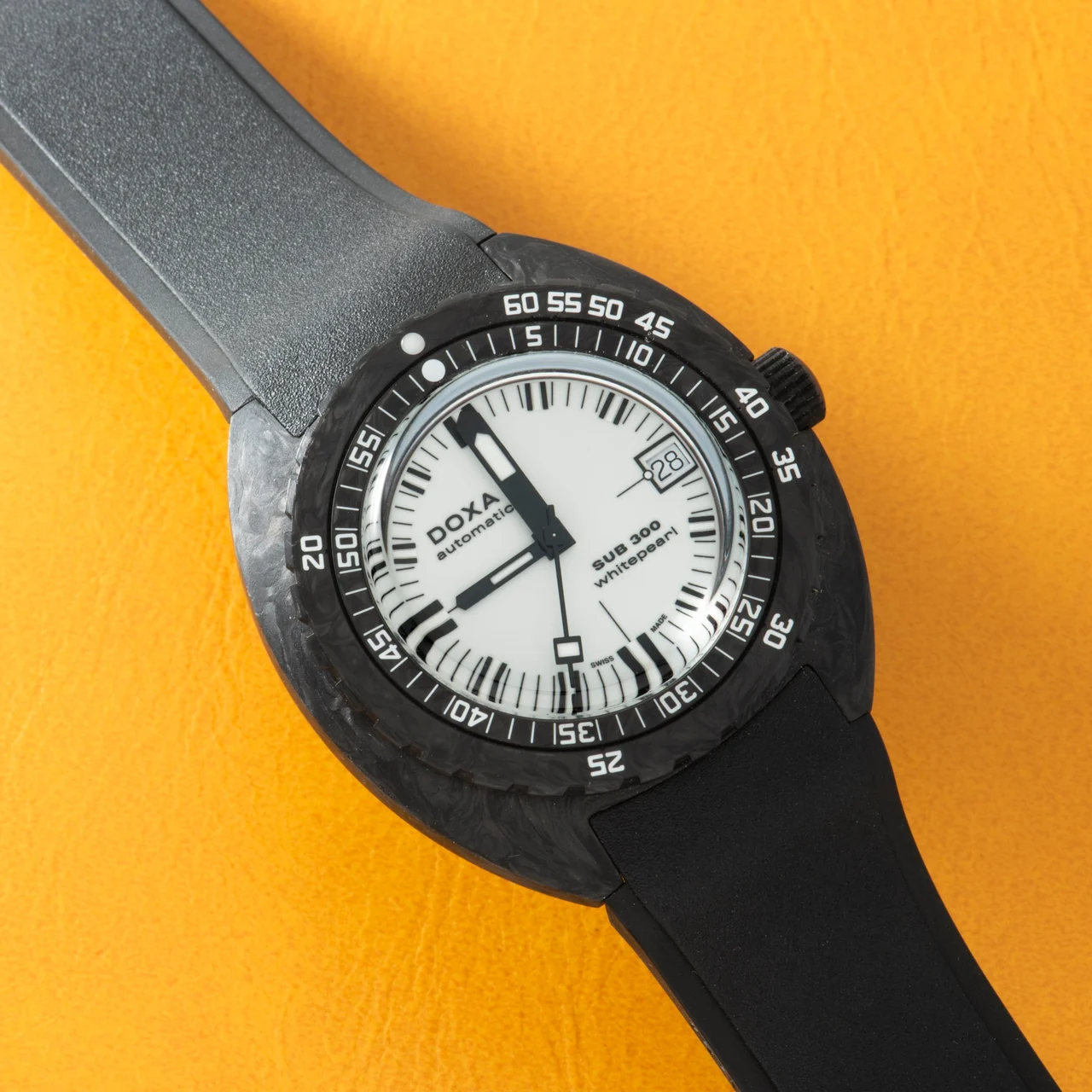 Doxa Sub 300 40992512 43 mm kol saati