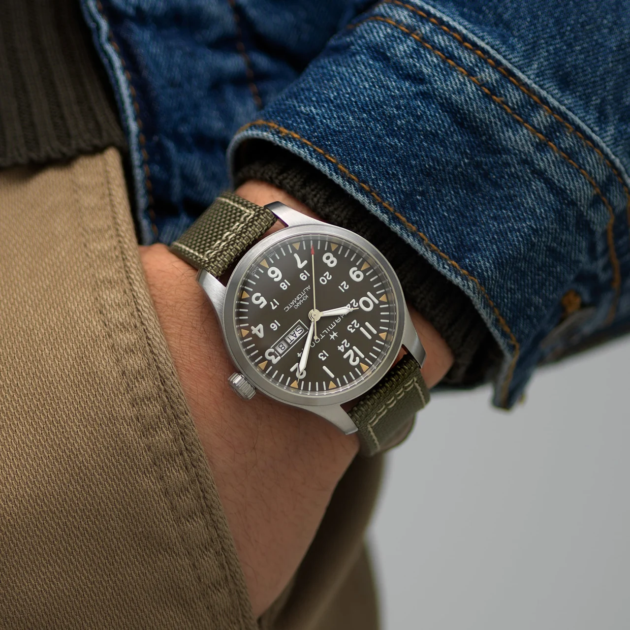 Hamilton Khaki Field DAY DATE H70535081 42 mm kol saati