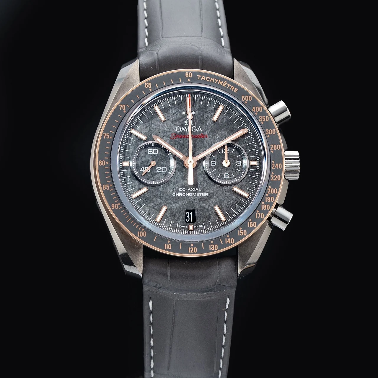 OMEGA Speedmaster Grey Side of The Moon Meteorite 210009N32090 44 mm kol saati