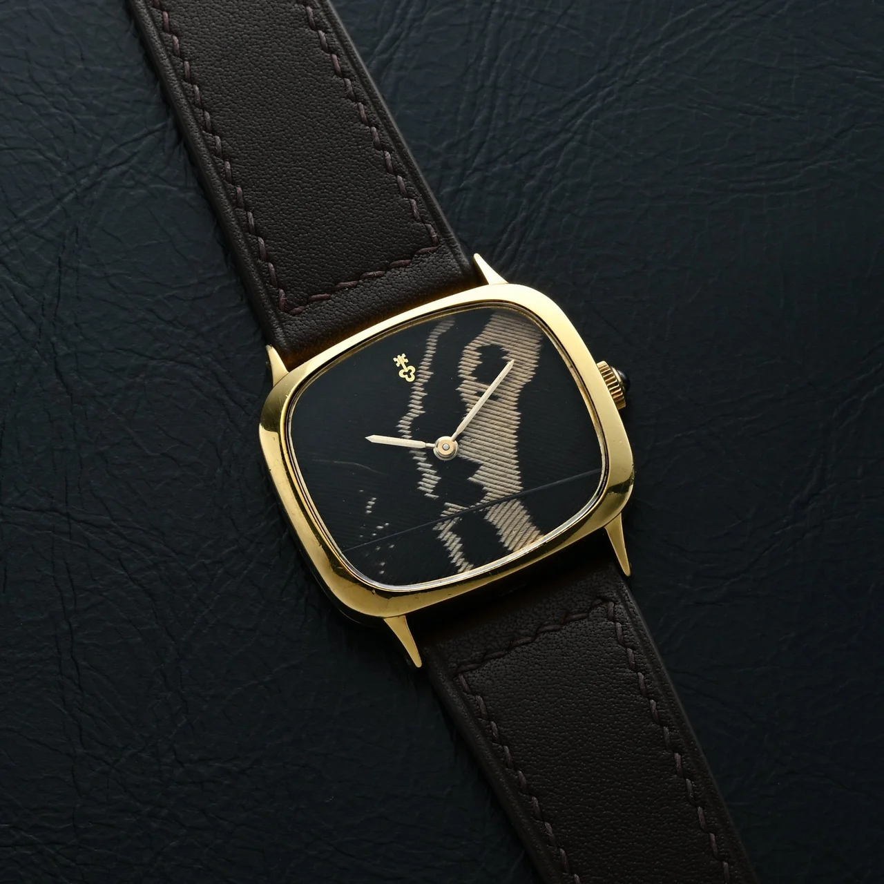 Corum Corum 40992064 35 mm kol saati