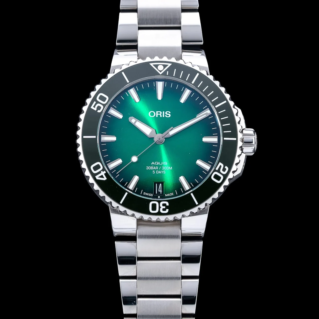 Oris Aquis Date Calibre 400 210009N43672 41 mm kol saati