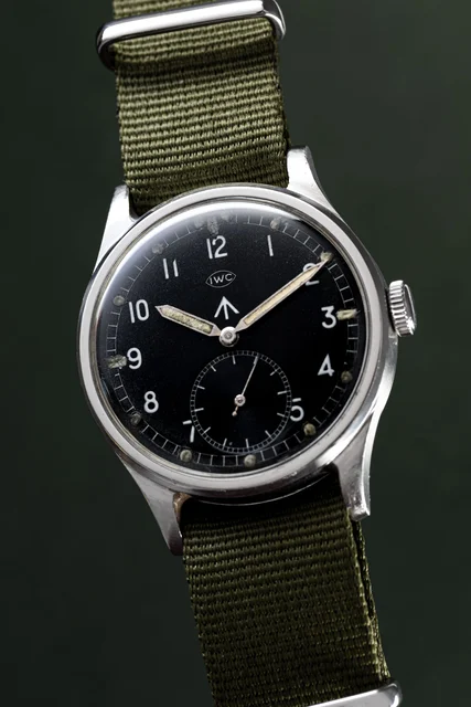 IWC Military kol saati