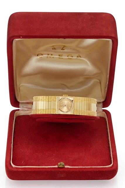 OMEGA OMEGA REF. 8041, INTEGRATED BRACELET, GOLD DIAL AND FACETED GLASS; 18K YELLOW GOLD k