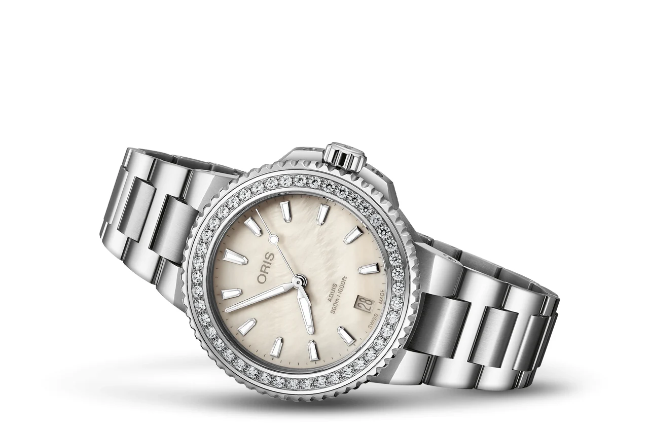 Oris Aquis Date Diamonds 01 733 7792 4956-07 8 19 05P 36.5 mm kol saati