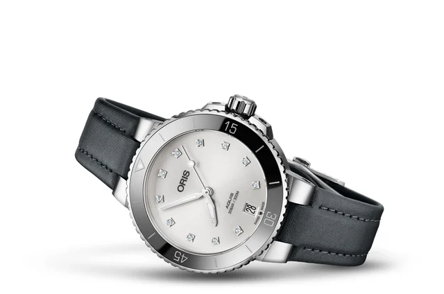 Oris Aquis Date Diamonds 01 733 7731 4191-07 5 18 45FC kol saati