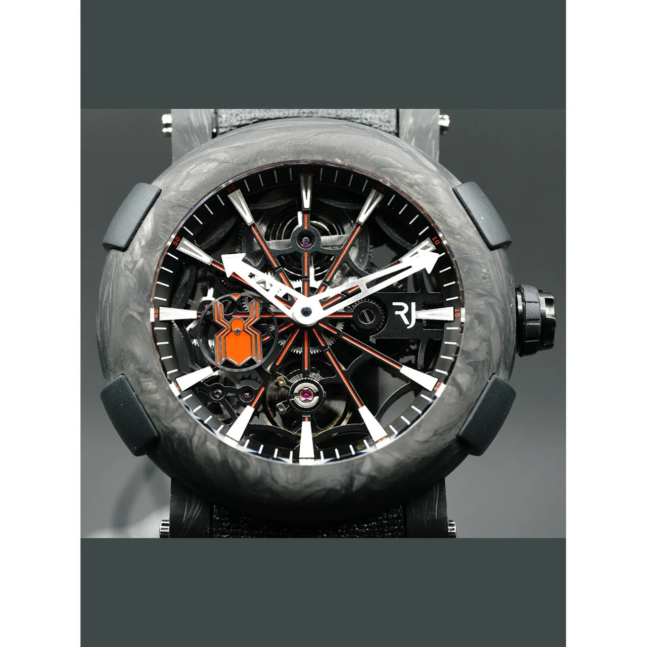 RJ - Romain Jerome Arraw Spiderman Carbon 1C45S.BBBR.1023.PR.SPM19 210000019169 kol saati