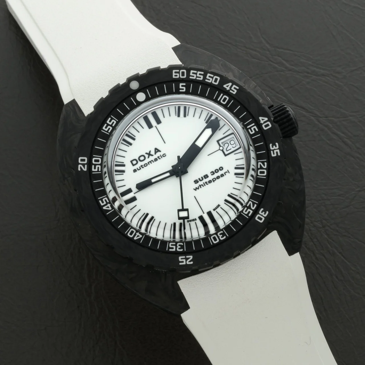 Doxa Sub 300 40992207 43 mm kol saati