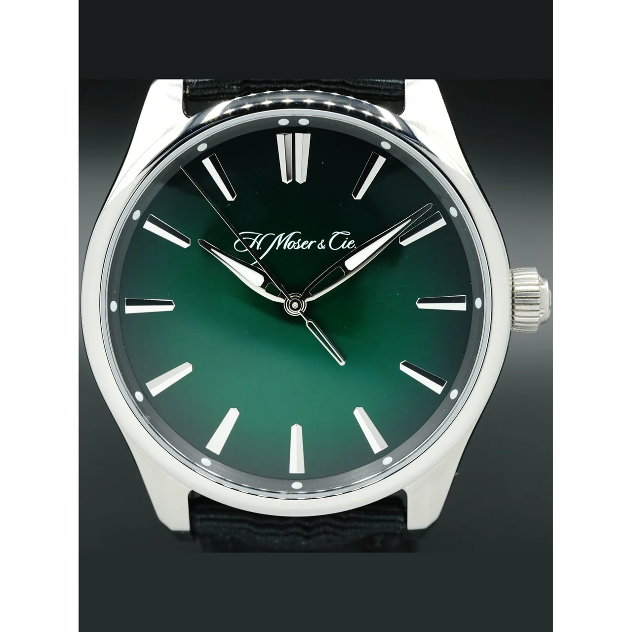 H. Moser & Cie. - Moser & Cie Pioneer Centre Seconds Green 3200-1202 210000020570 kol saati