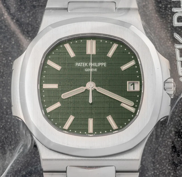 Patek Philippe Ref. 5711/1A-014, self-winding, centre-seconds, date; so-called “Nautilus G