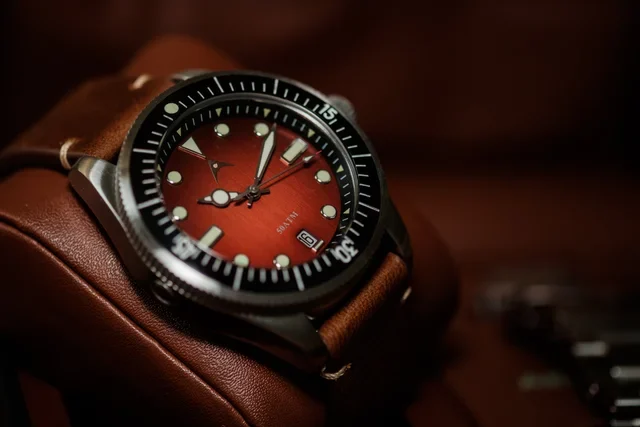 Aerotec Watches Sea Hunt ( Burgundy dial ) kol saati
