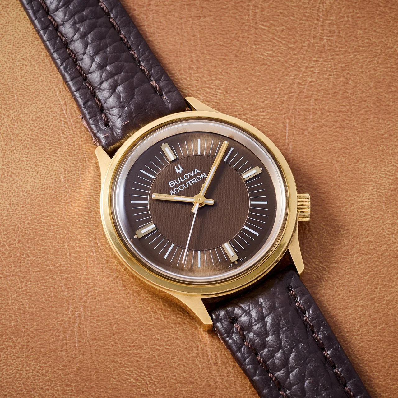 Bulova Accutron 40992947 36 mm kol saati