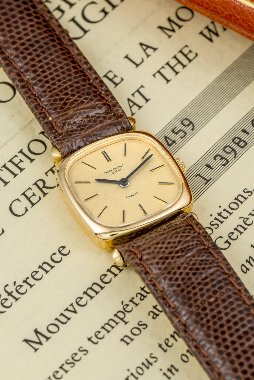 Patek Philippe PATEK PHILIPPE, REF. 4459, YELLOW GOLD kol saati