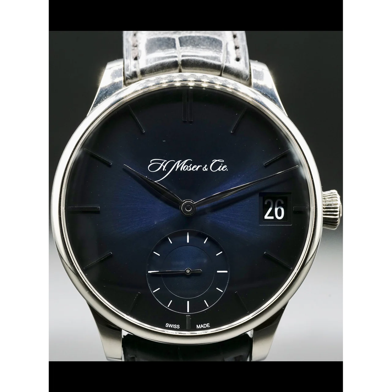 H. Moser & Cie. - Moser & Cie Venturer Big Date White Gold Midnight Blue Fumé Dial 2100-0202 210000027951 41.5 mm kol saati