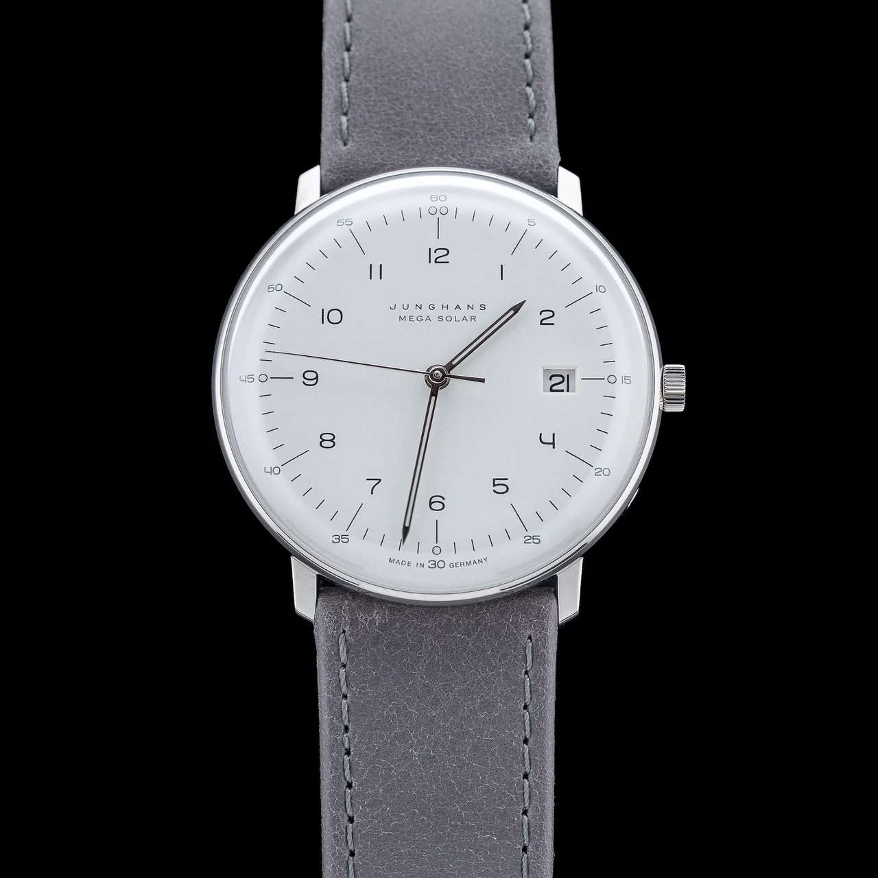 Junghans Max Bill Mega Solar 059/2021.02 210009N42378 38 mm kol saati