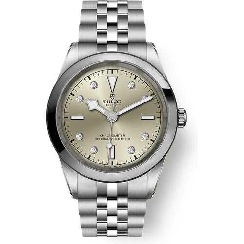 Tudor Black Bay One 41 M79680-0006 kol saati