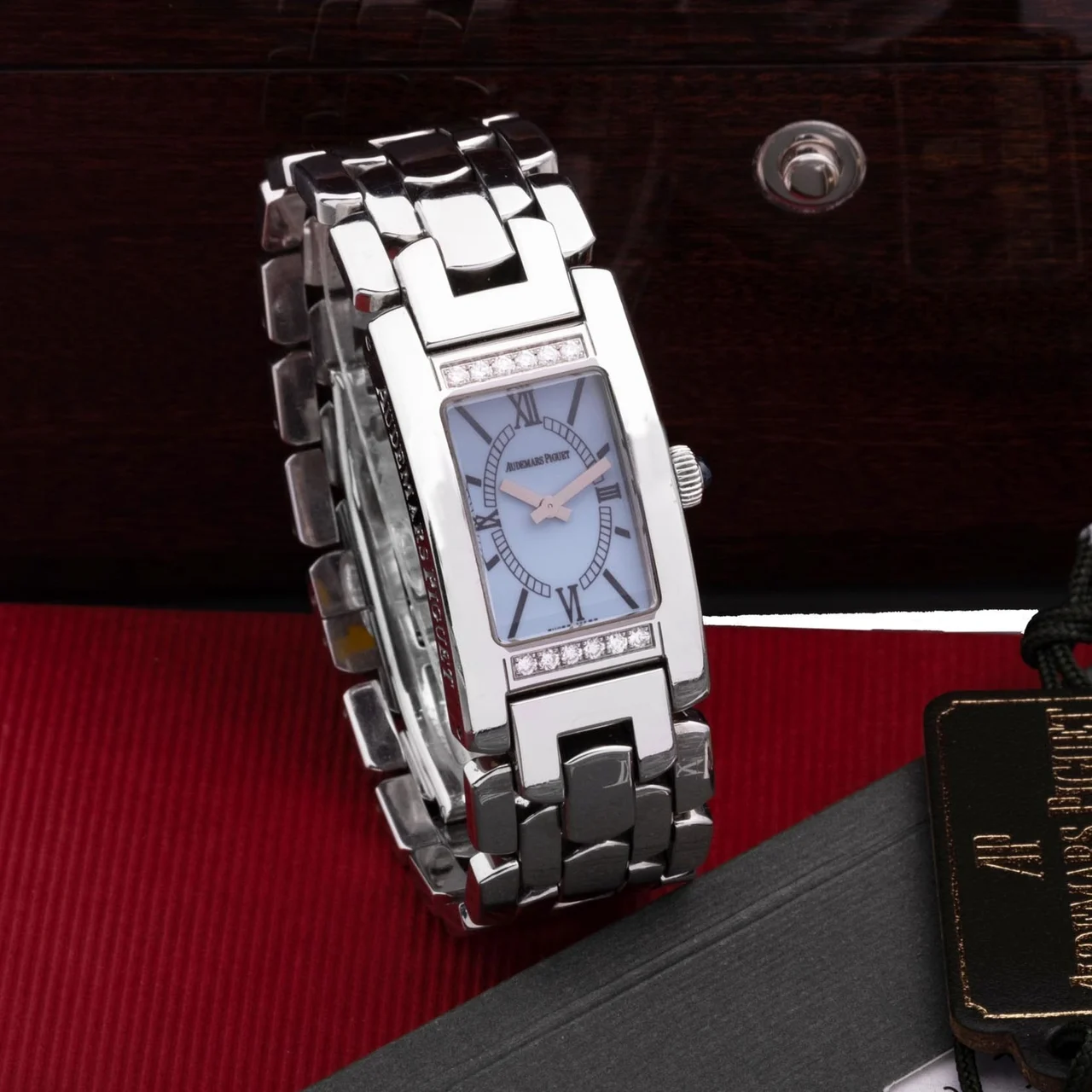Audemars Piguet Switzerland 67599ST.ZZ.1156ST.01 kol saati