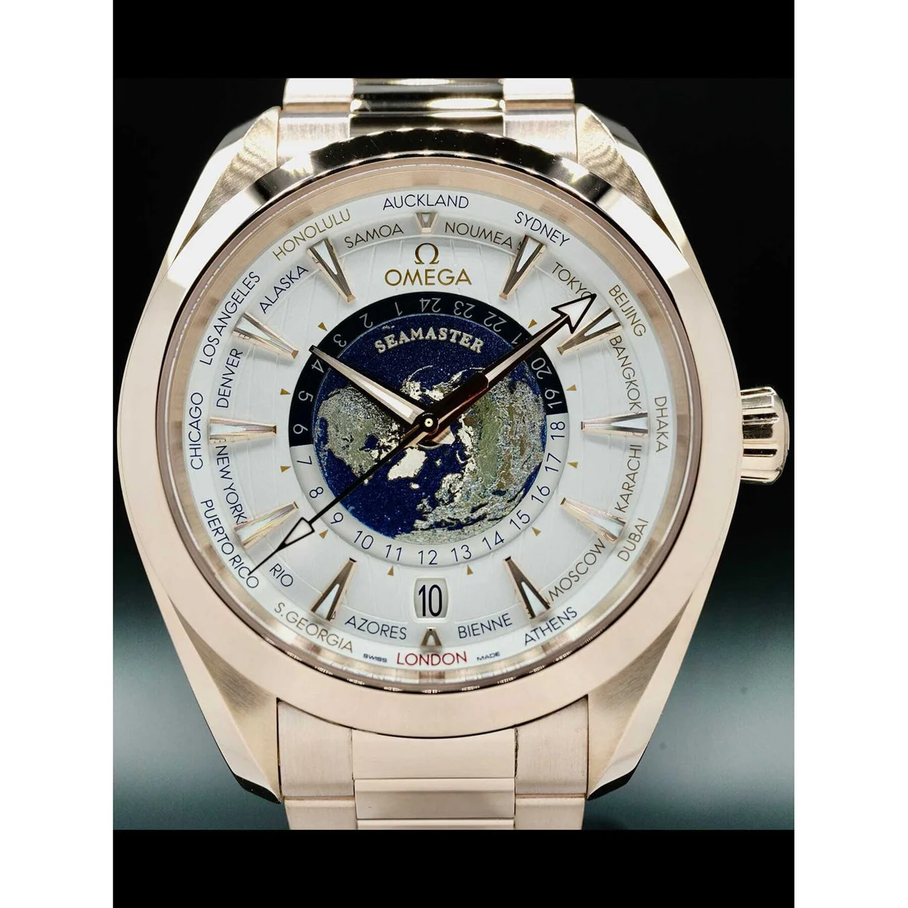 OMEGA Seamaster Aquaterra 150m Master Chronometer GMT Worldtimer 43mm Gold 220.50.43.22.02.001 210000036211 43 mm kol saati