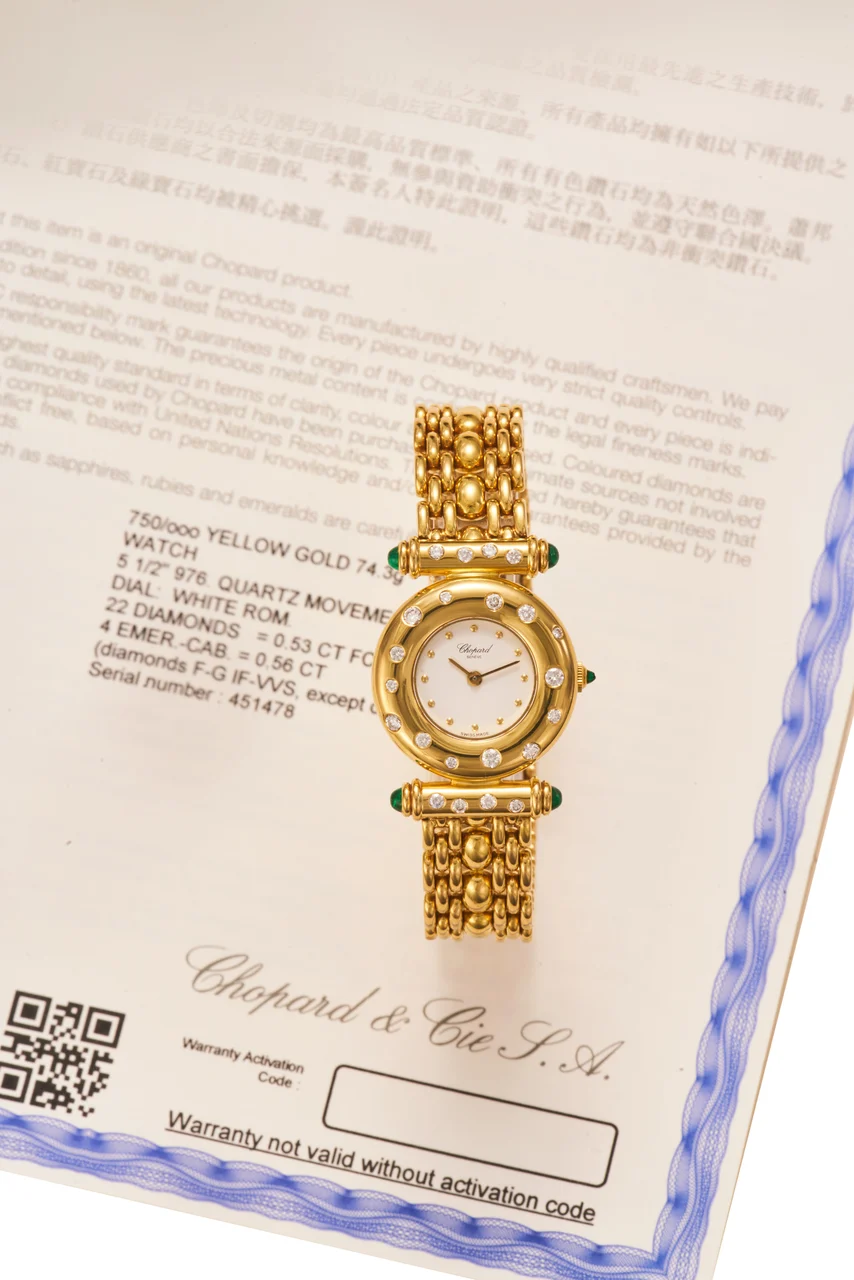Chopard Ref. S10-6080-22-YDB, integrated bracelet; 18K yellow gold, diamonds and emeralds (“ ”) kol saati