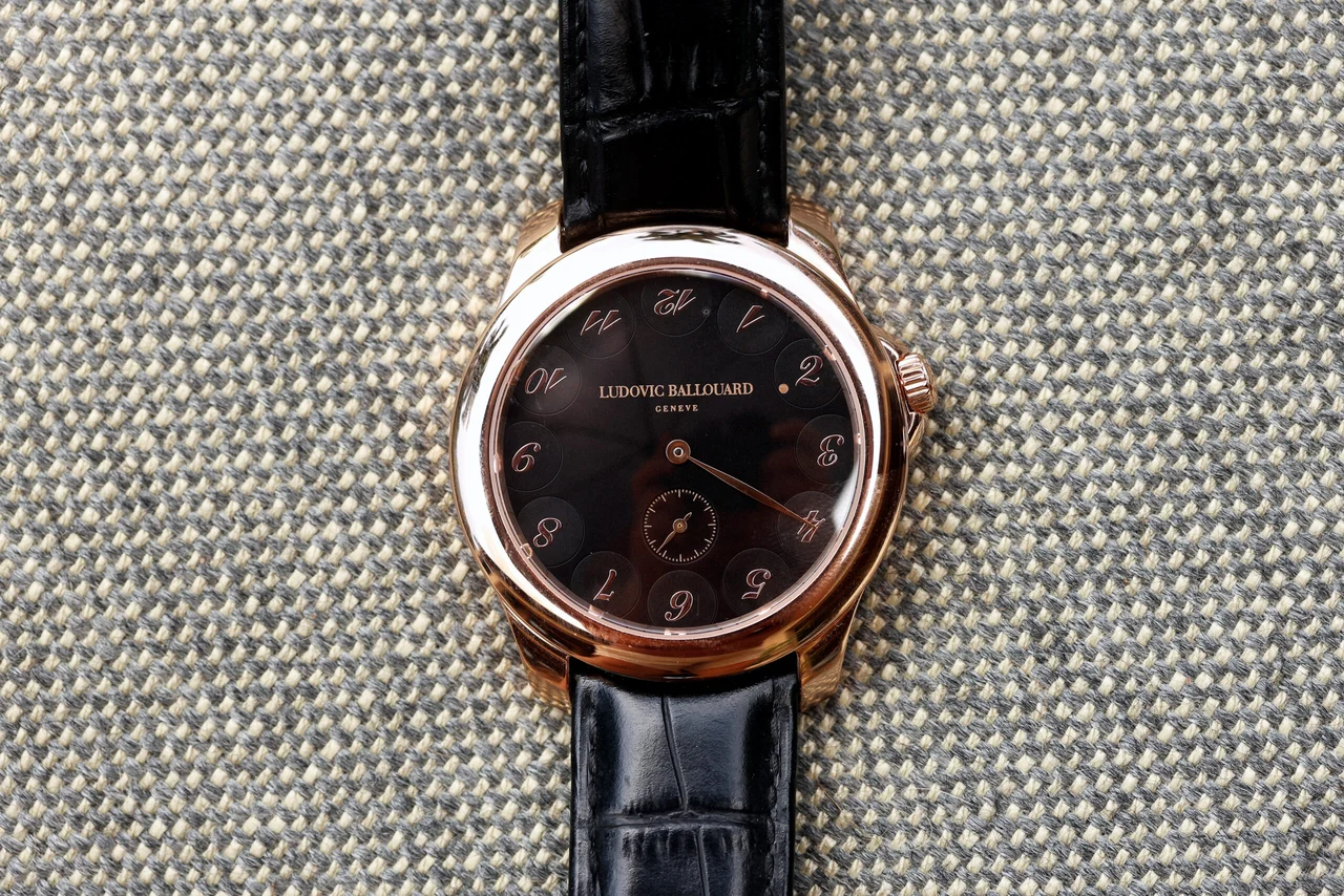 Ludovic Ballouard “Upside Down” Rose Gold w/ Black Dial 41 mm kol saati