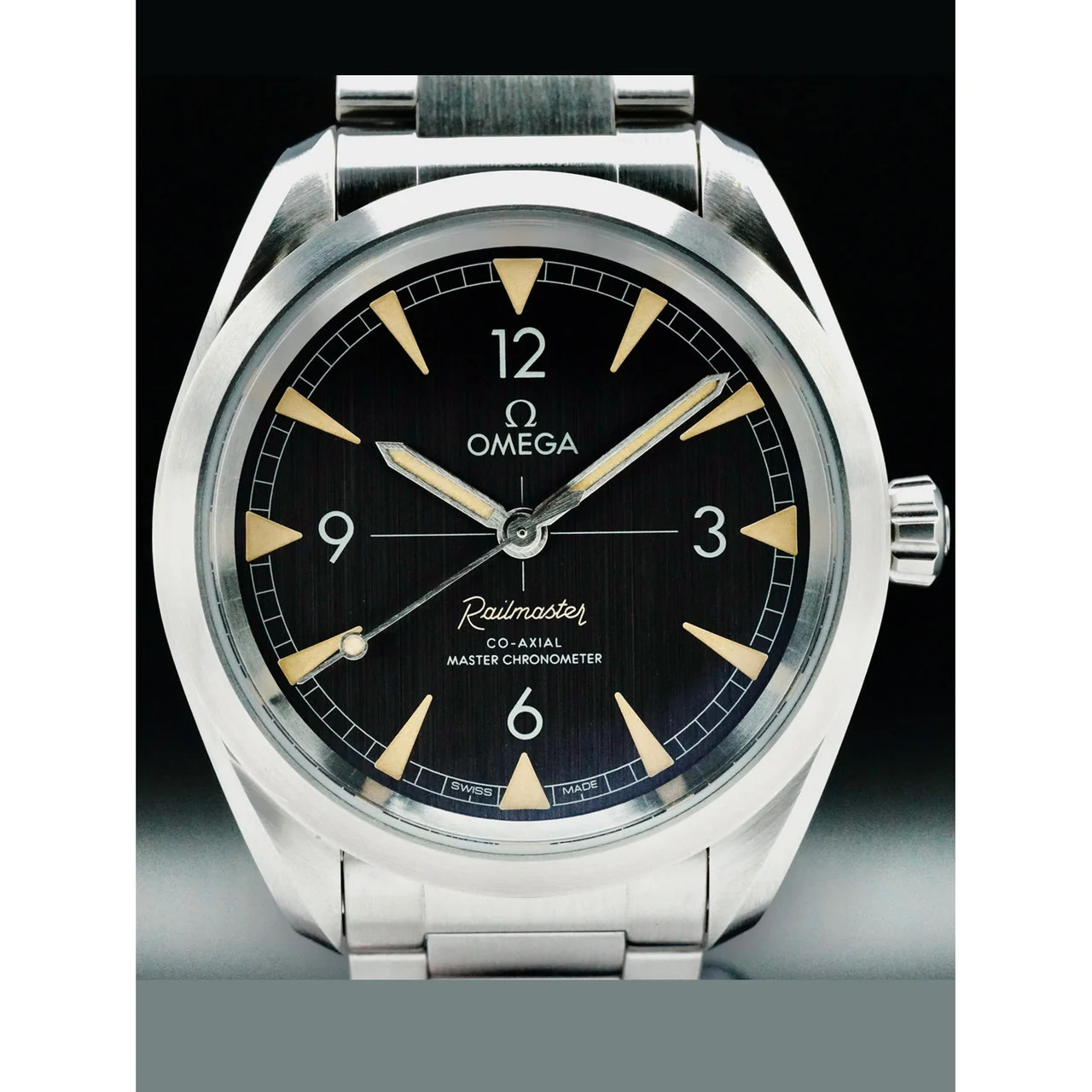 OMEGA Railmaster Co-Axial Master Chronometer 40mm on Bracelet POC210000062395 40 mm kol saati