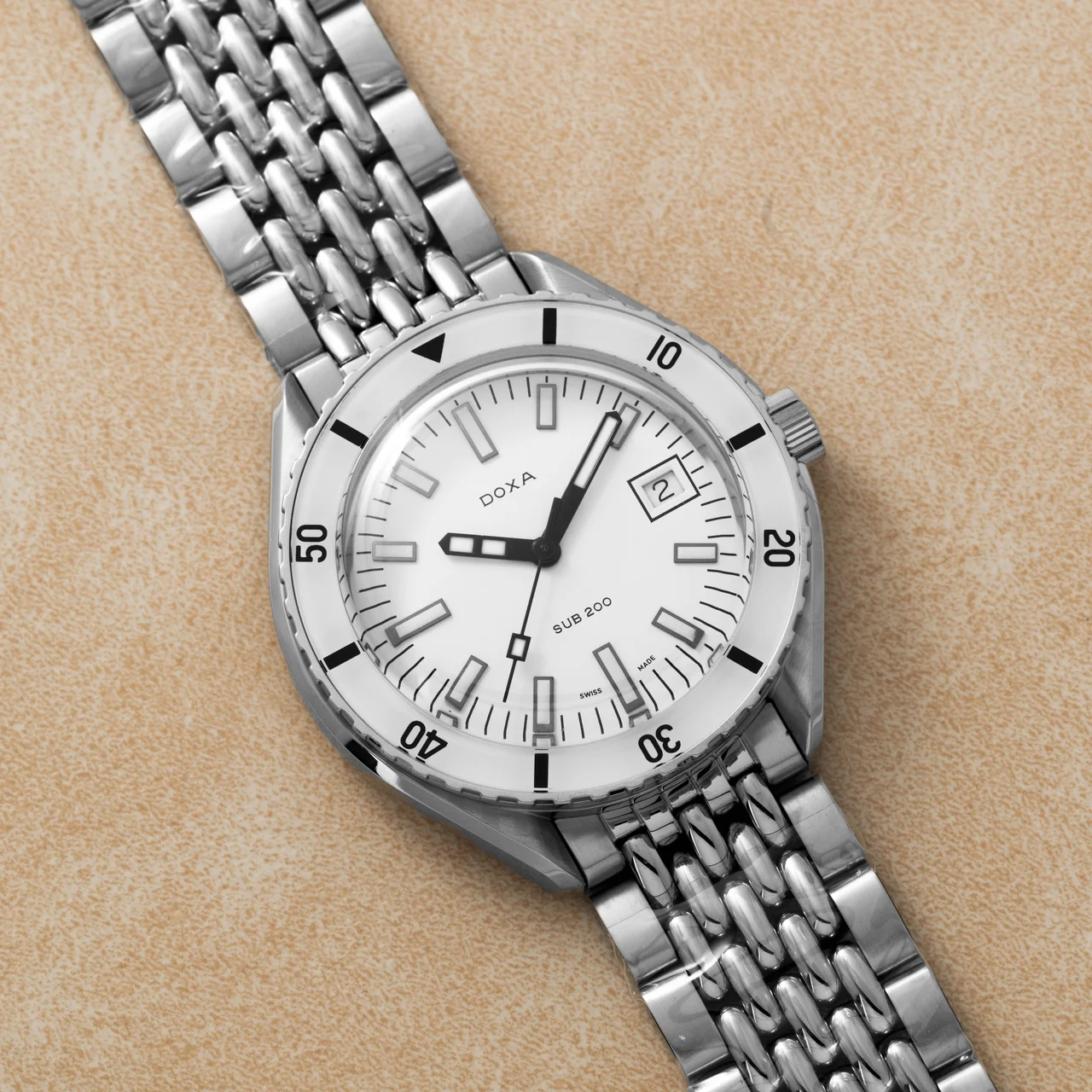 Doxa Sub 200 40992217 42 mm kol saati