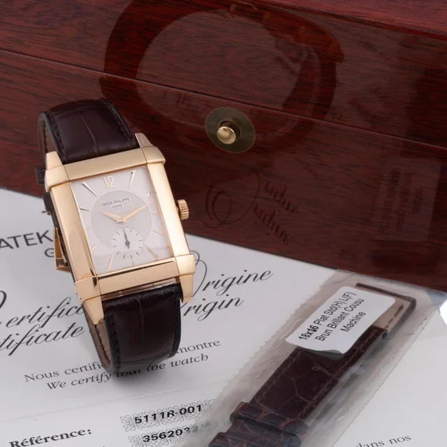 Patek Philippe Switzerland 5111R-001 kol saati