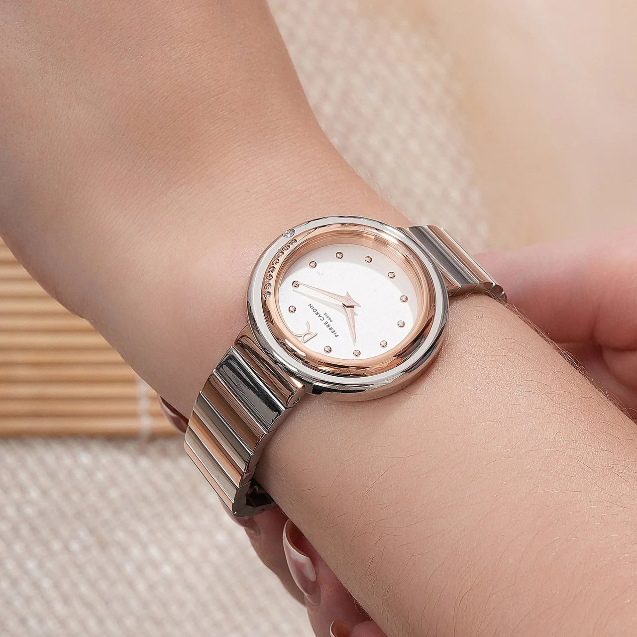 Passy Météore ’ Watch - Two-Tone Rose Gold & Silver Case with Silver White Dial, Crystal Bezel, and Metal Link Strap CF.1010.MU.3 32 mm kol saati