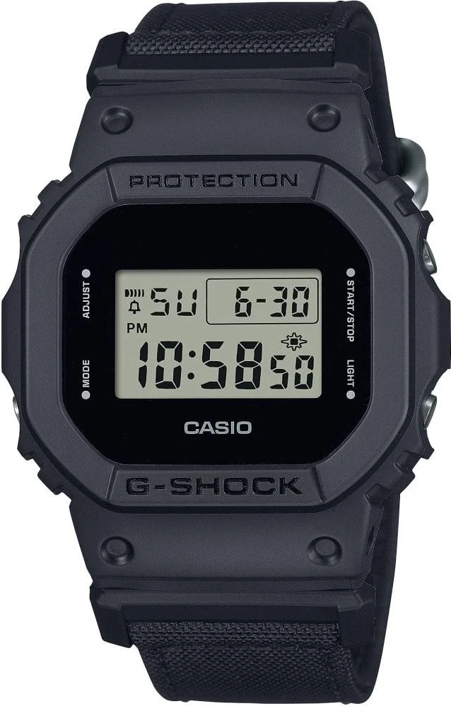 Casio G-shock Iconic DW-5600BCE-1DR 42.8 mm kol saati