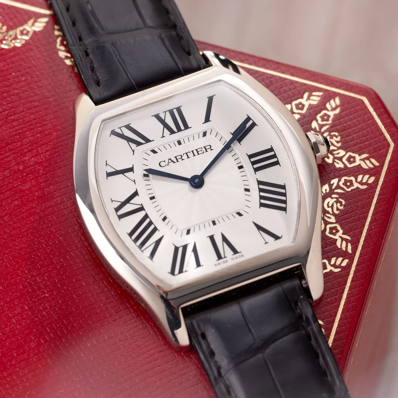 Cartier Tortue W-2279 36 mm kol saati