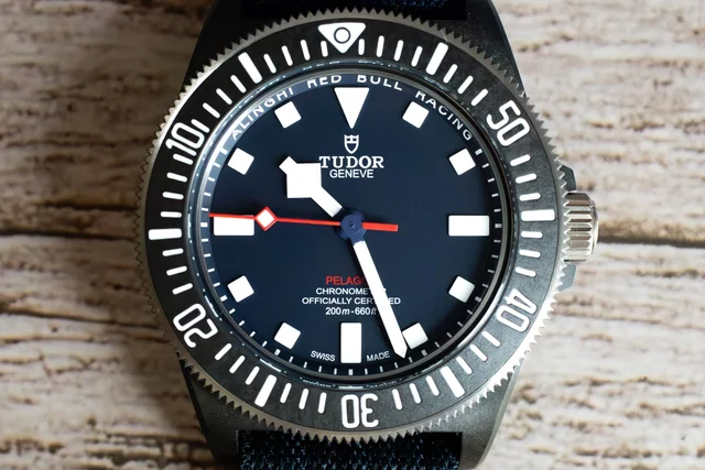 Tudor Pelagos M25707KN kol saati