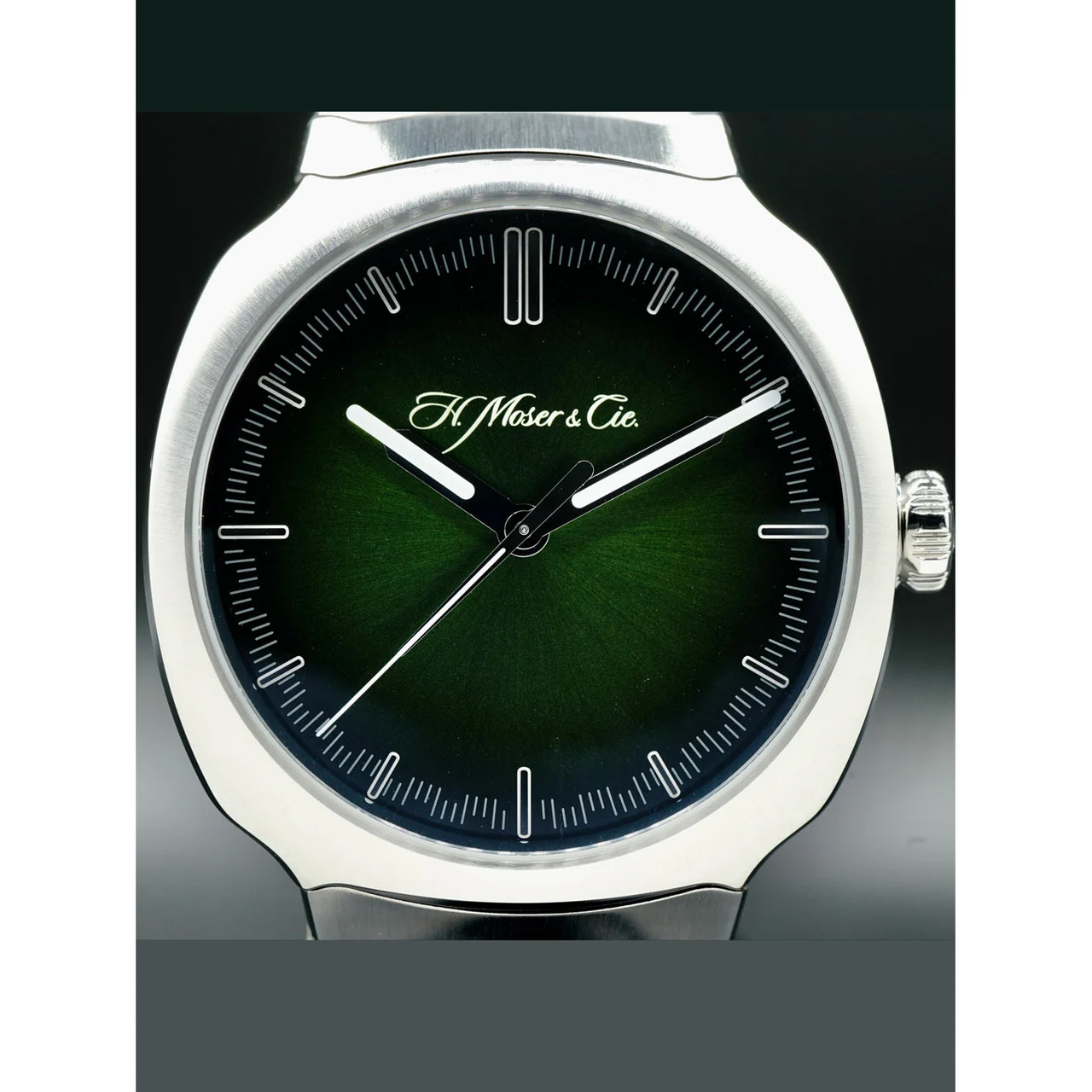 H. Moser and Cie. Moser & Cie. 6200-1200 Streamliner Green 210000057752 kol saati