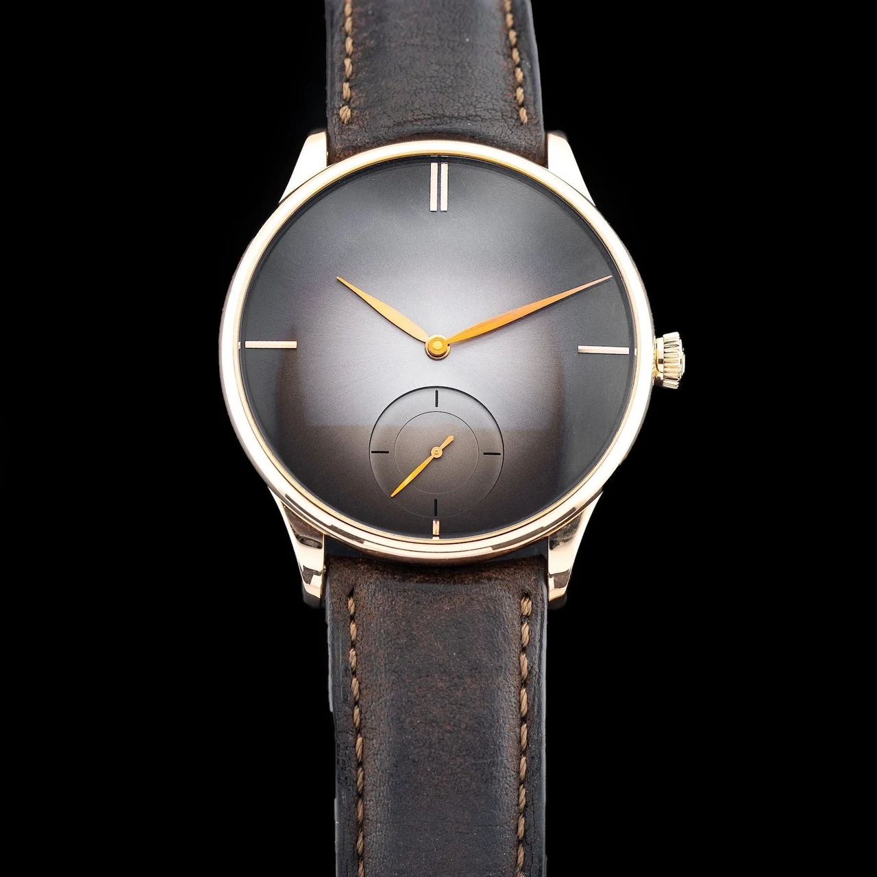 H. Moser & Cie. - Moser & Cie. Venturer Small Seconds Purity Red Gold Fume Dial 2327-0404 210009N29847 39 mm kol saati