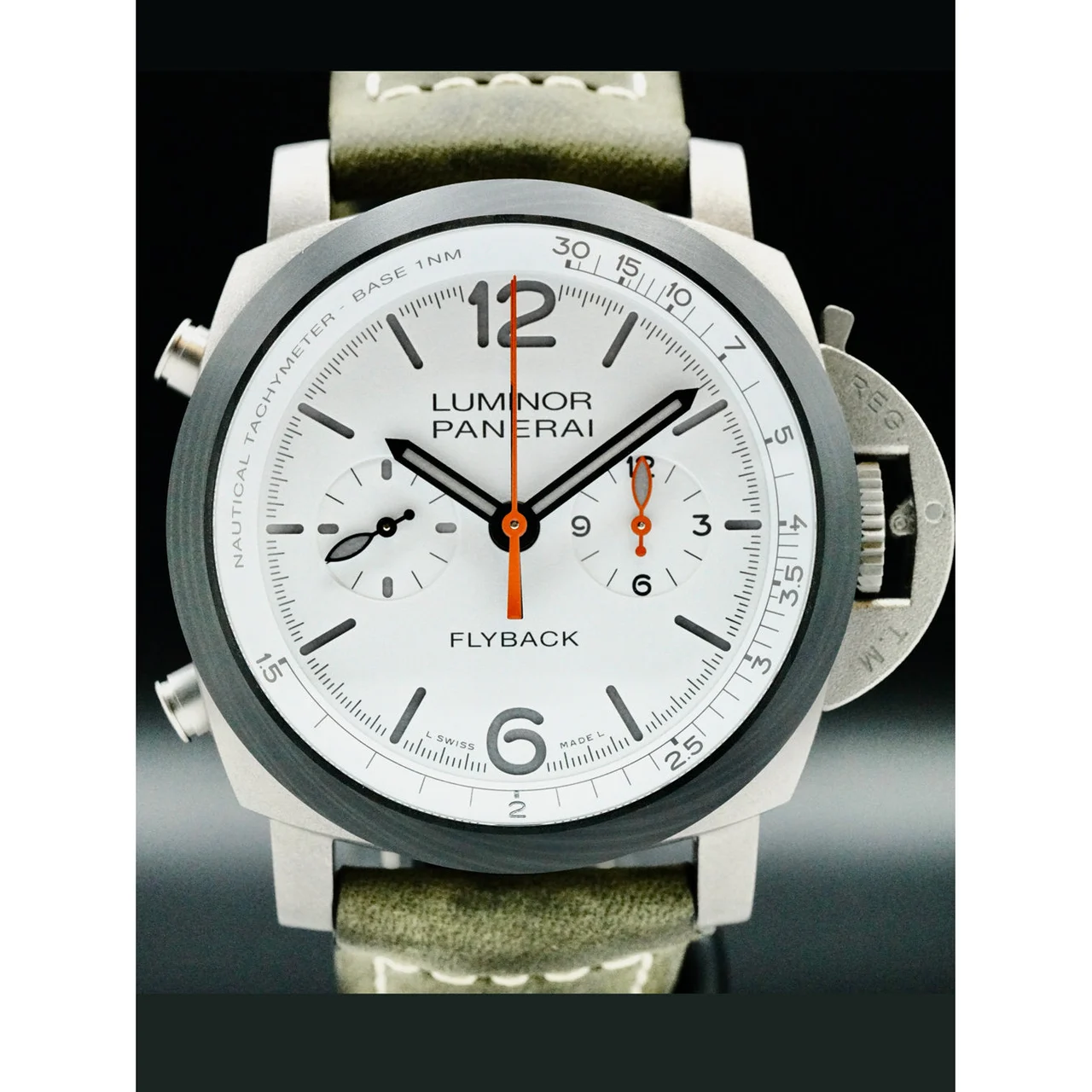 Panerai Luminor Flyback Chronograph 44mm Titanium 210000056845 44 mm kol saati