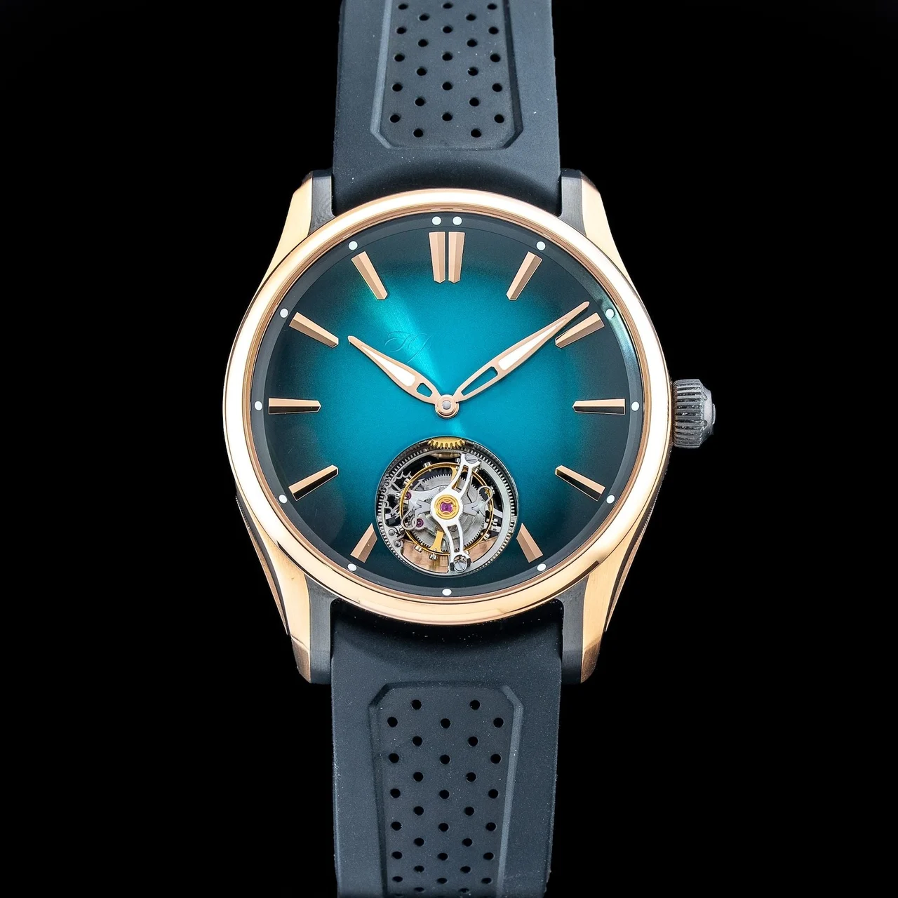 H. Moser & Cie. - Moser & Cie. 3804-0901 Tourbillon Red Gold Titanium Dlc Turquoise Fumé Dial 210009N35159 43 mm kol saati