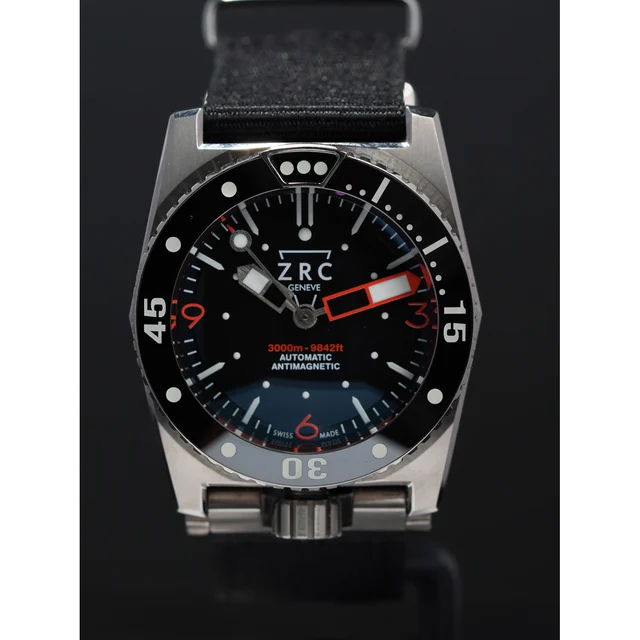 ZRC Grand Fonds 3000 Titanium 210009N30958 kol saati