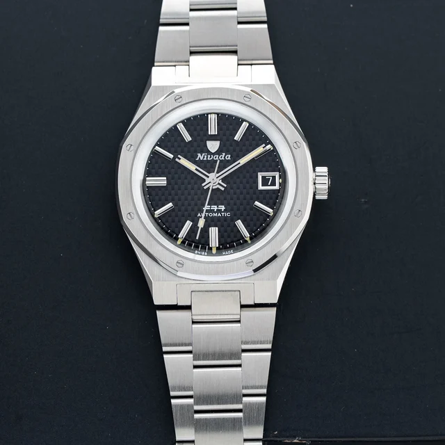 Nivada Grenchen Black Dial Date 210009N33291 kol saati