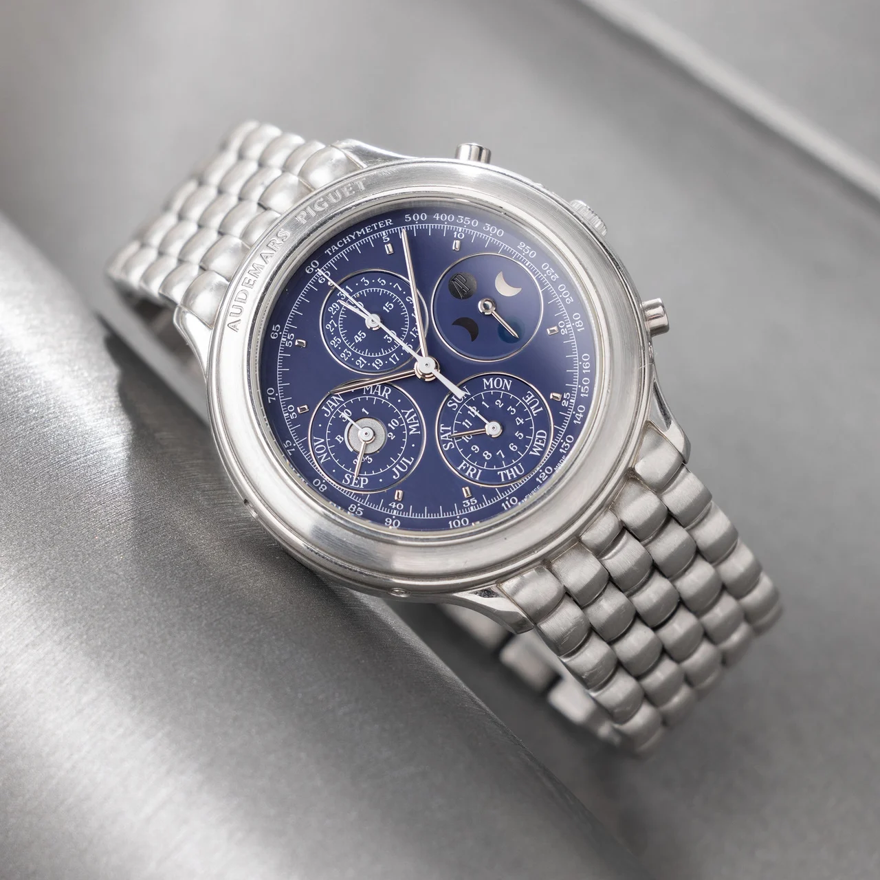 Audemars Piguet Huitième W-2490 40 mm kol saati