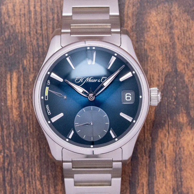 H. Moser & Cie. - Pioneer 3800-1200 kol saati