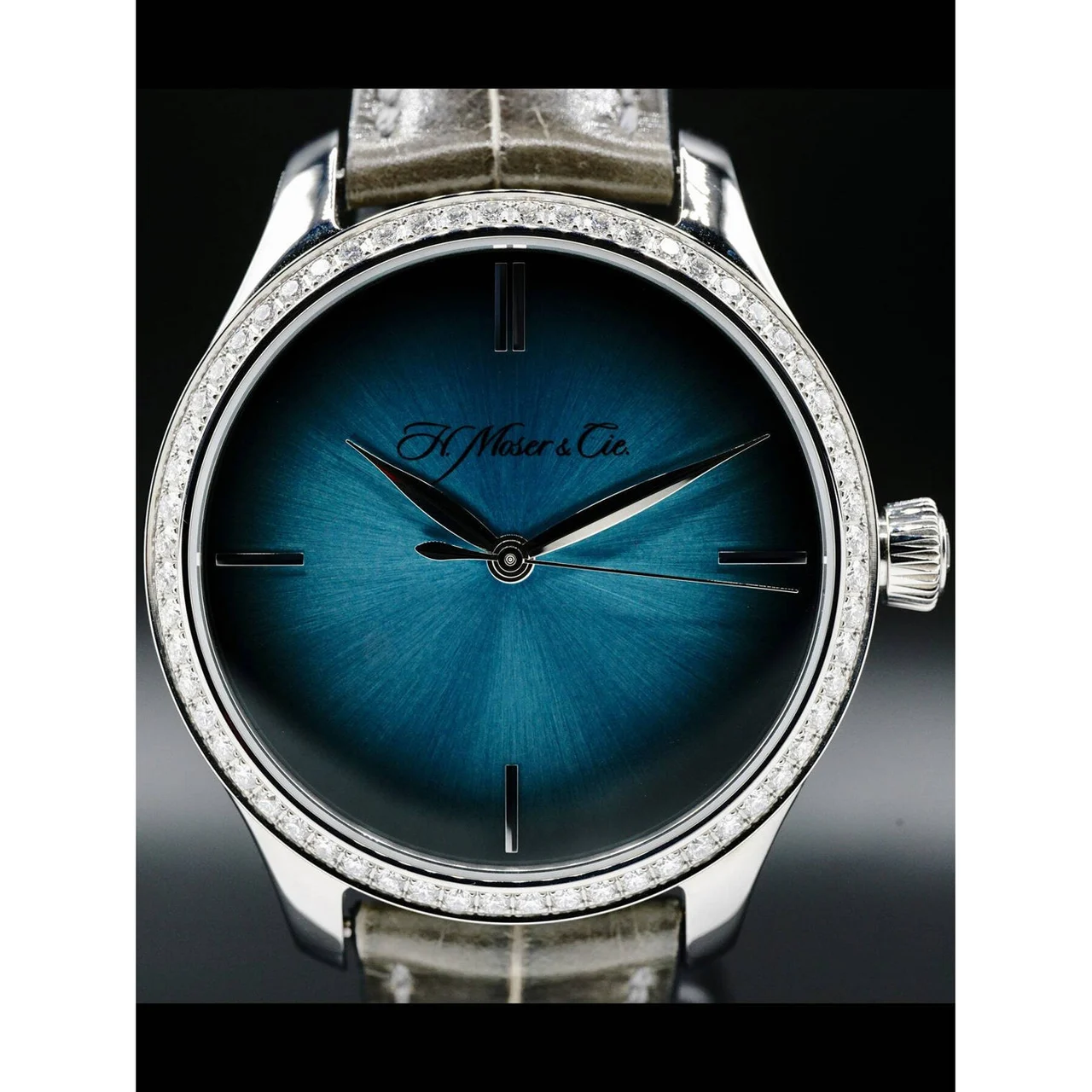 H. Moser and Cie. Moser & Cie. Endeavour Centre Seconds 1200-1207 210000027943 38 mm kol saati