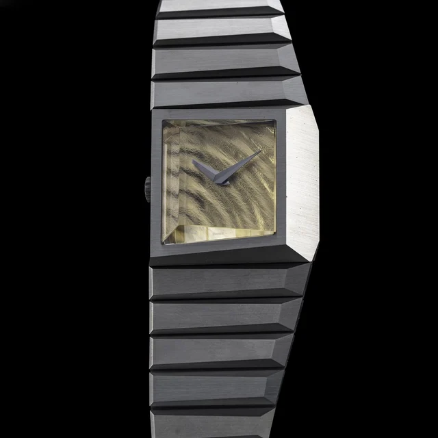 Toledano & Chan Gold Ripple Dial on Titanium B/1.3R kol saati