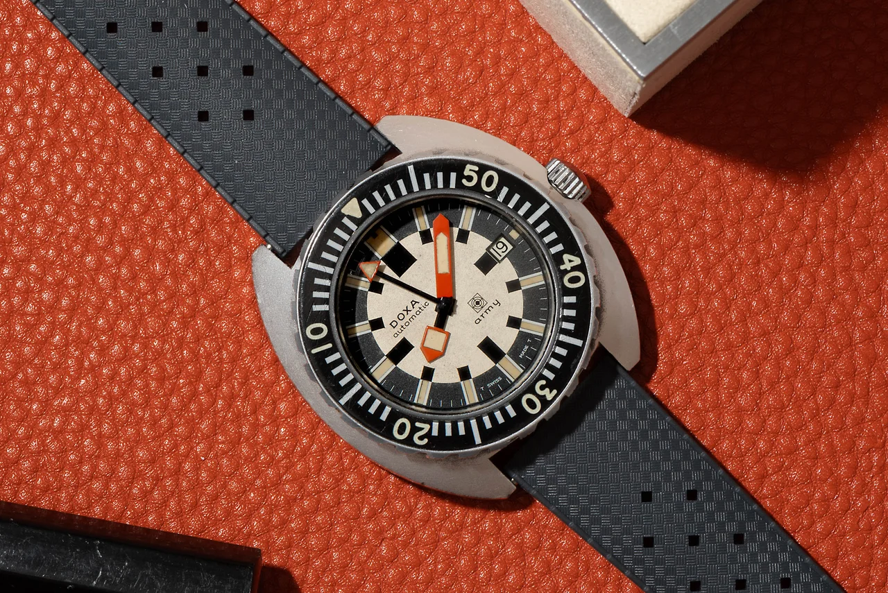 Doxa Army 40991641 42 mm kol saati