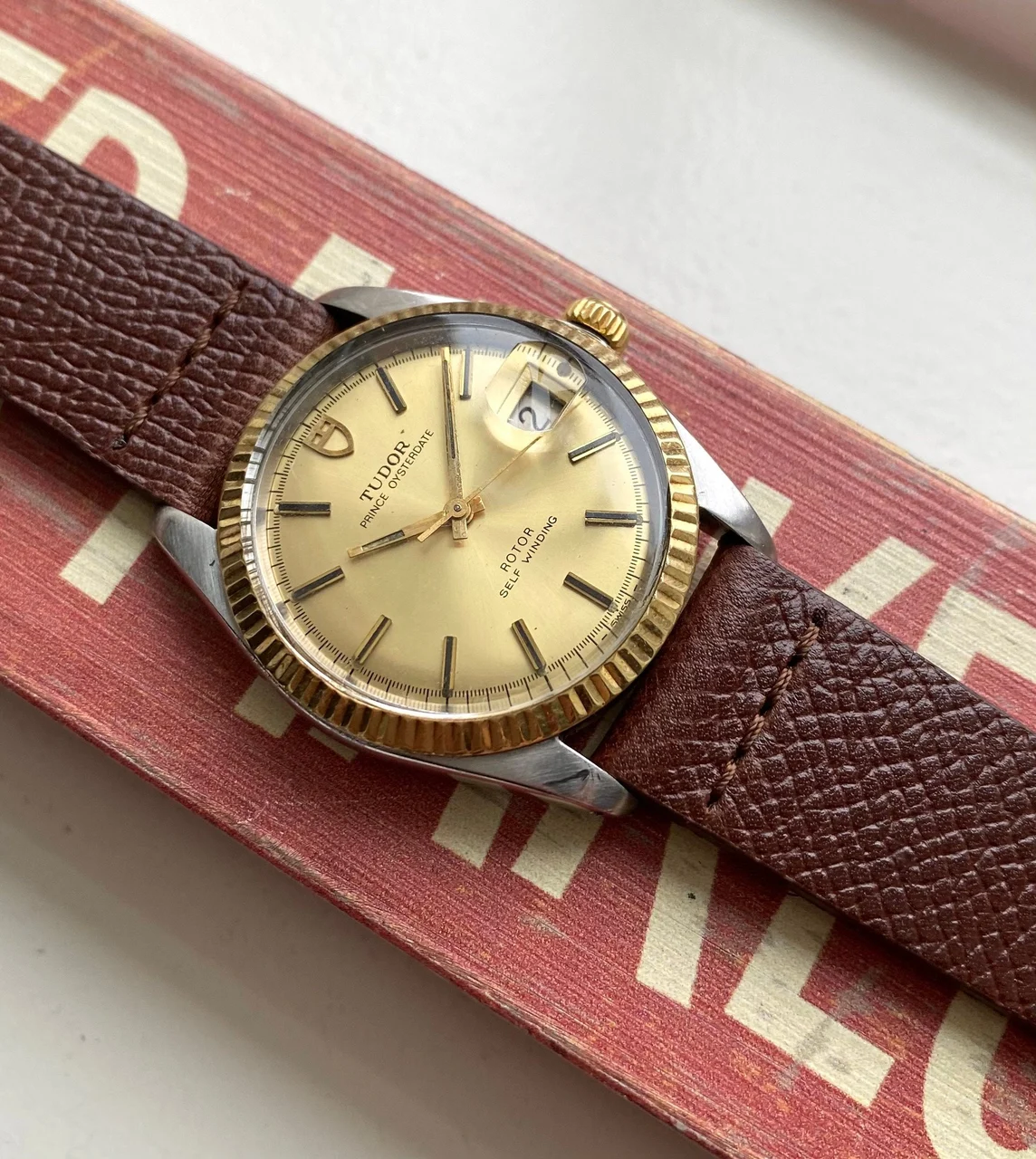 Tudor Oysterdate SQ5838157 34 mm kol saati
