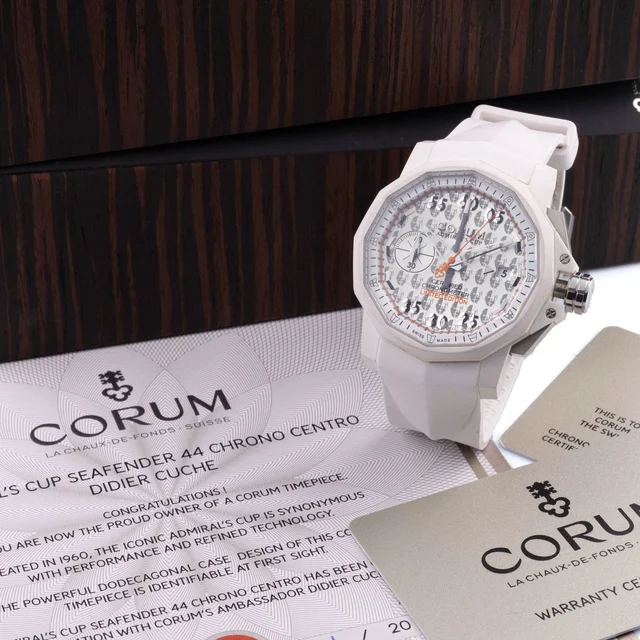 Corum Switzerland 01.0109 kol saati