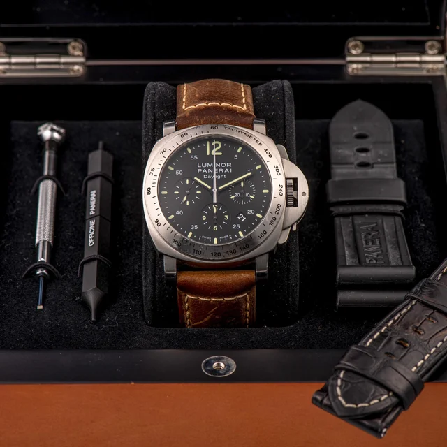 Panerai Officine . Ref. PAM 250, Luminor, Daylight, Stainless-steel kol saati