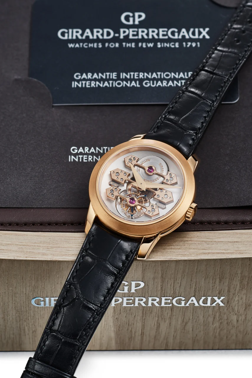 Girard-Perregaux GIRARD-PERREGAUX REF. 99193-52-001-BA6A, THREE BRIDGE SKELETON TOURBILLON, PINK GOLD NO 46/50 kol saati