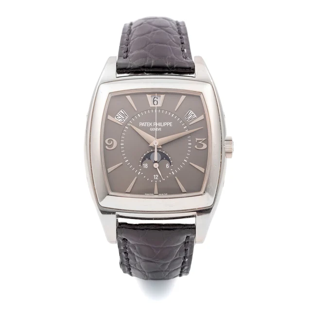 Patek Philippe PATEK PHILIPPE REF. 5135 ANNUAL CALENDAR MOON PHASES YELLOW GOLD kol saati