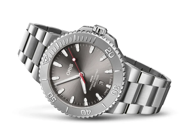 Oris Aquis Date Relief 01 733 7789 4153-07 8 23 04PEB kol saati