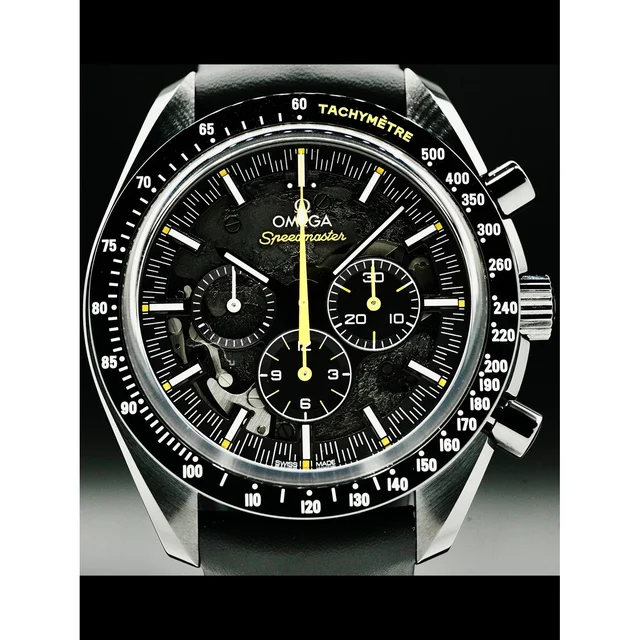 OMEGA Speedmaster Moonwatch Dark Side of the Moon Apollo 8 210000038178 kol saati