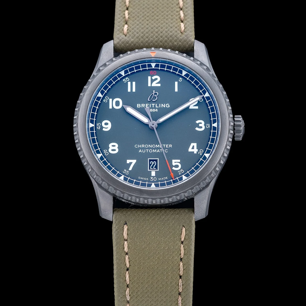 Breitling Aviator 8 Automatic 41 black steel Curtiss Warhawk M173152A1L1X1 210009N43722 41 mm kol saati